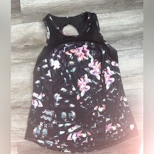 women’s medium fila workout tank top